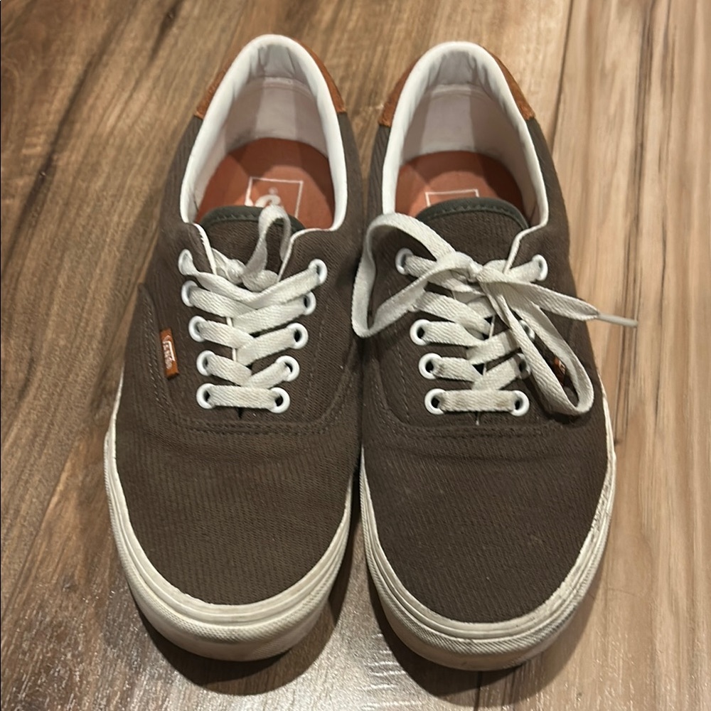Vans Green Corduroy Canvas Skate Sneakers Classic Style Dusty Olive